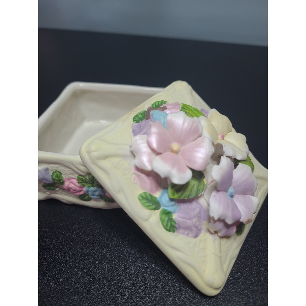 Vintage‎ 1980's 3D Floral Box Porcelain Bisque Yellow Square trinket box - Picture 2 of 7
